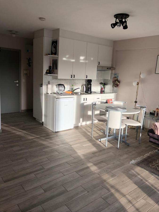 Shiny Nice Studio At Ostend Apartment Bagian luar foto