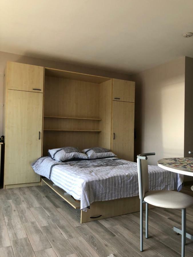 Shiny Nice Studio At Ostend Apartment Bagian luar foto